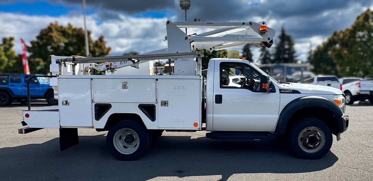 Ford F-450 photo 4