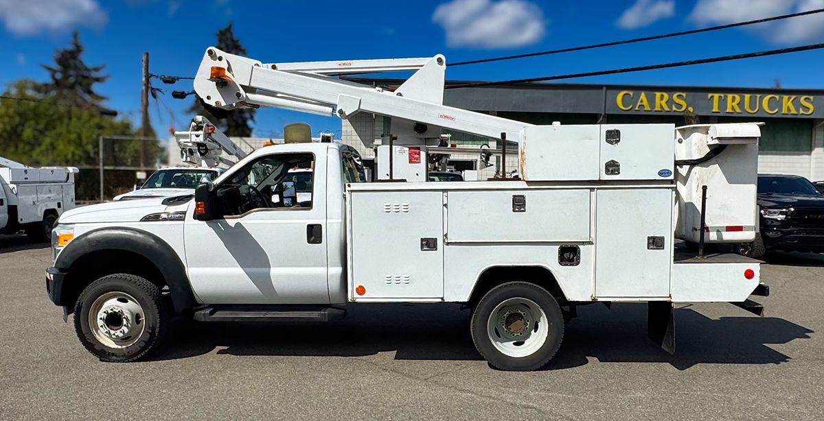 Ford F-450 photo 2
