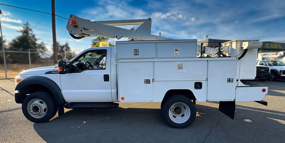 Ford F-450 photo 2