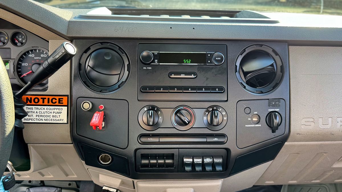 Ford F-450 photo 9