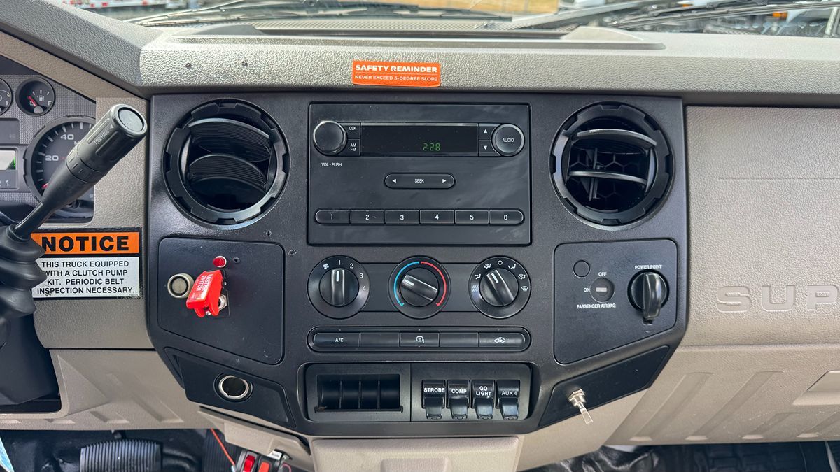 Ford F-450 photo 10
