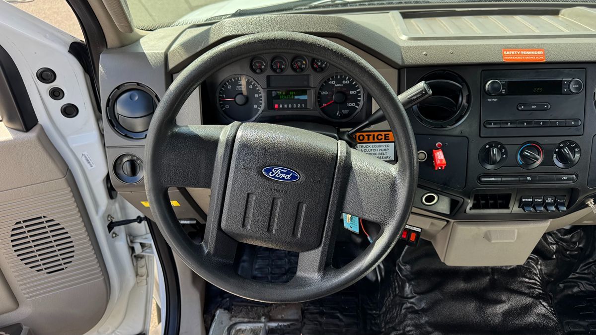 Ford F-450 photo 12