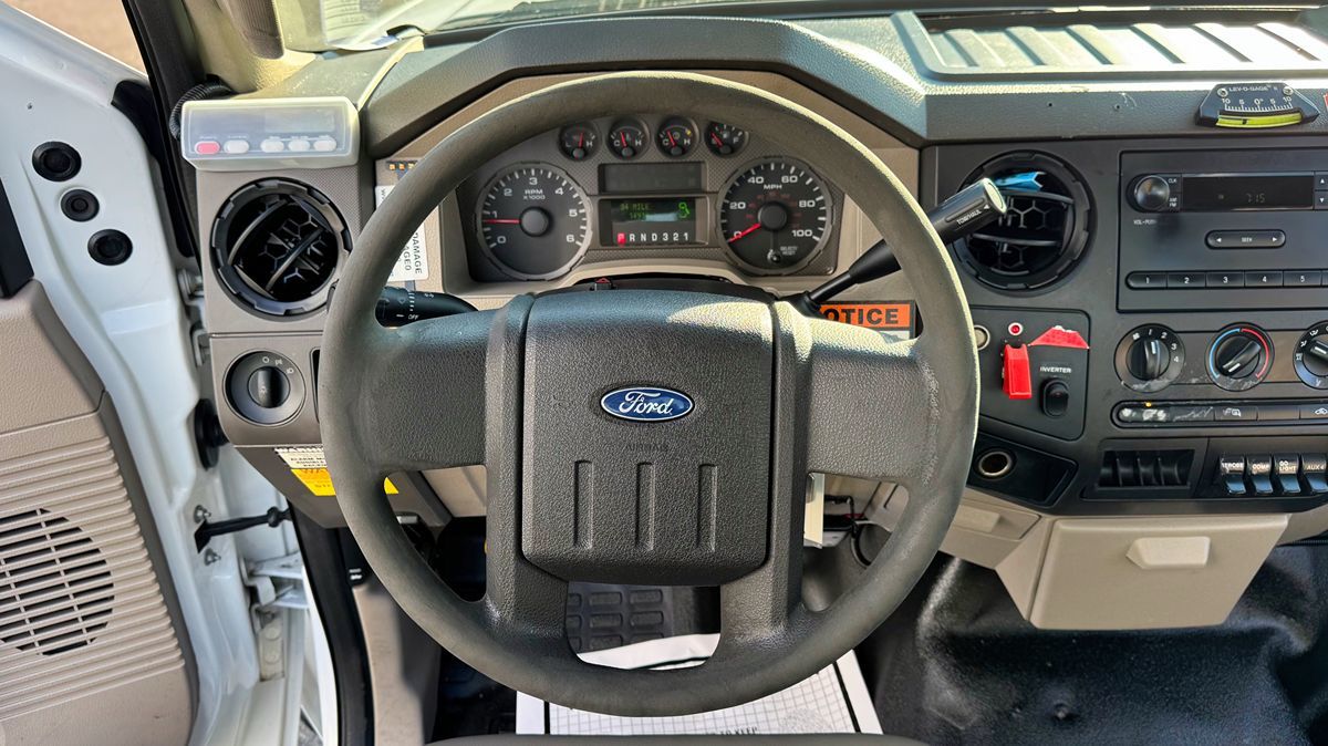 Ford F-450 photo 10