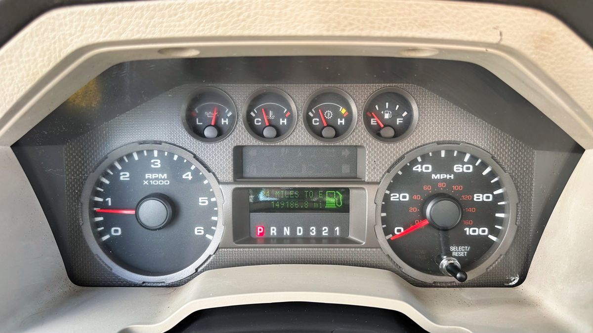 Ford F-450 photo 11