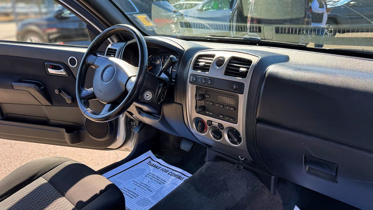 Chevrolet Colorado photo 16