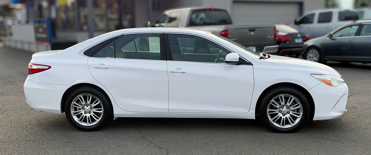 Toyota Camry photo 6