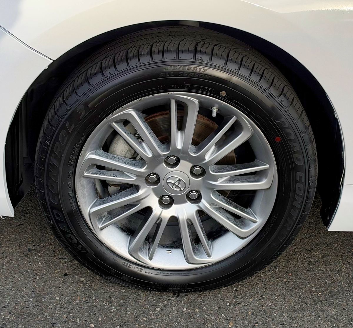 Toyota Camry photo 9