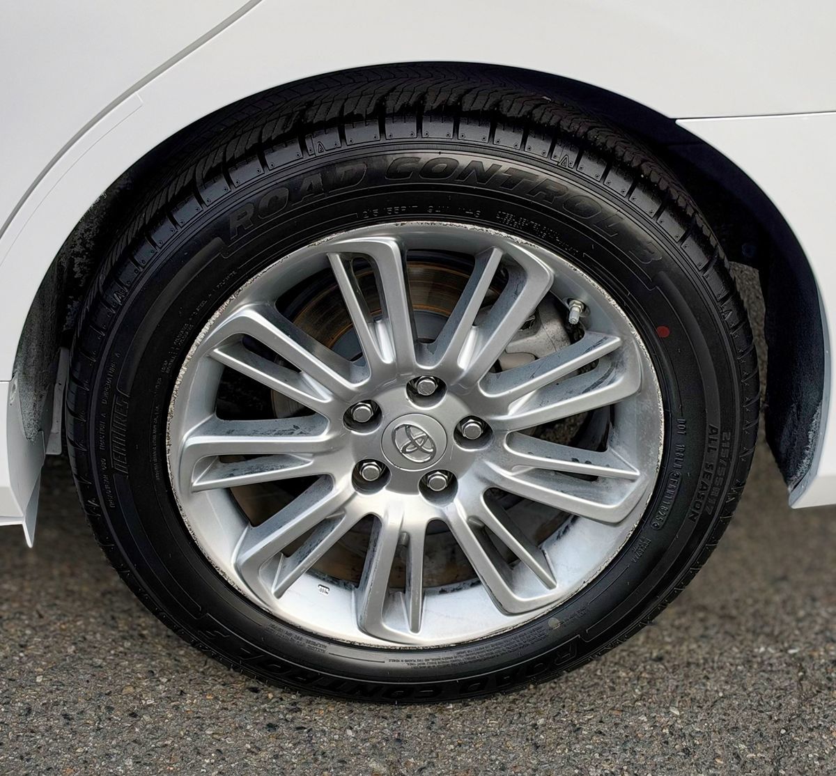 Toyota Camry photo 10