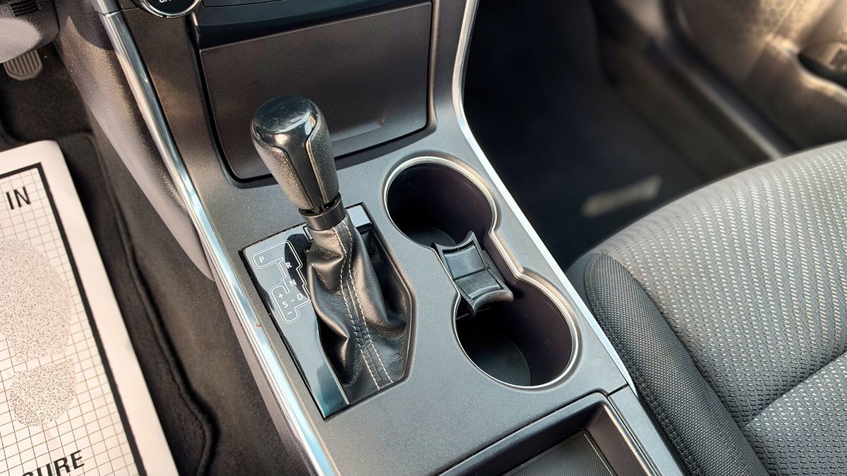 Toyota Camry photo 18