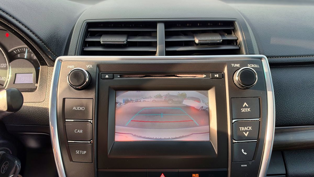 Toyota Camry photo 20