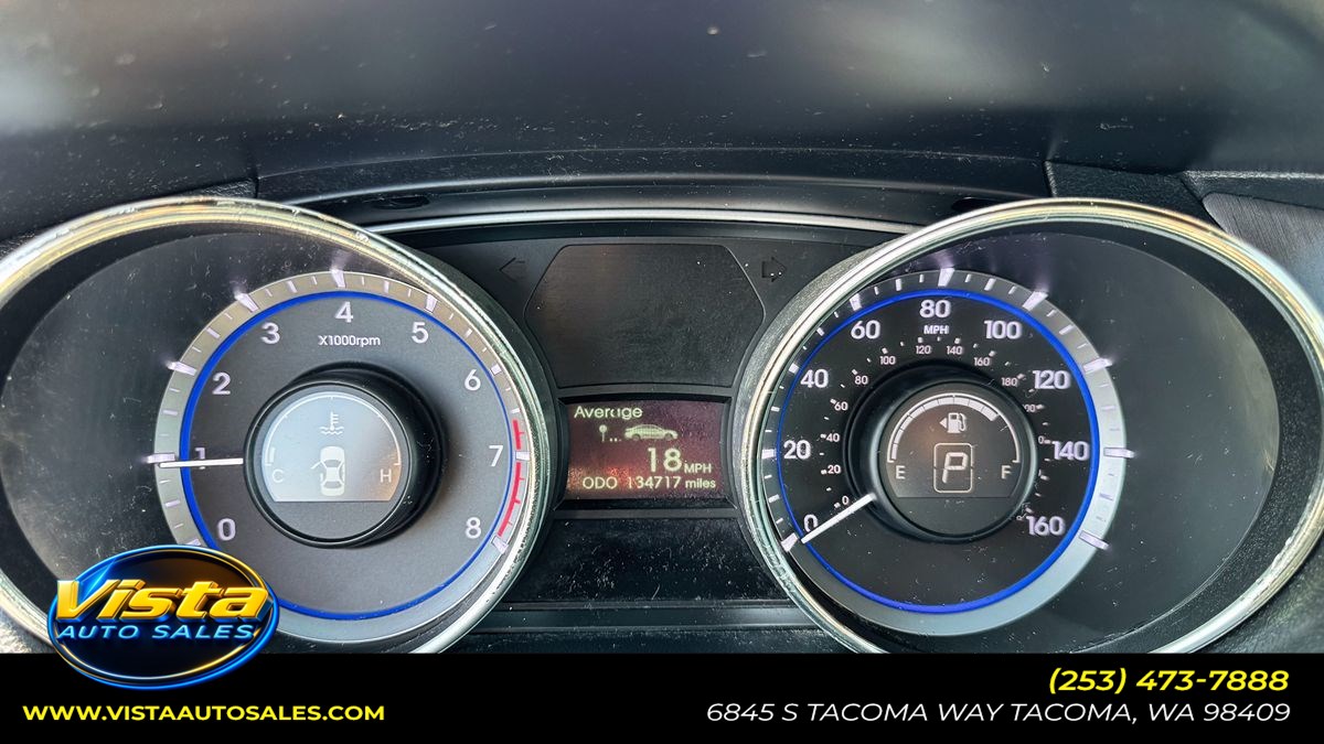 Photo 18 of this Hyundai Sonata