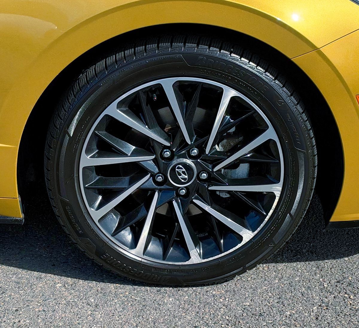 Hyundai Sonata photo 9