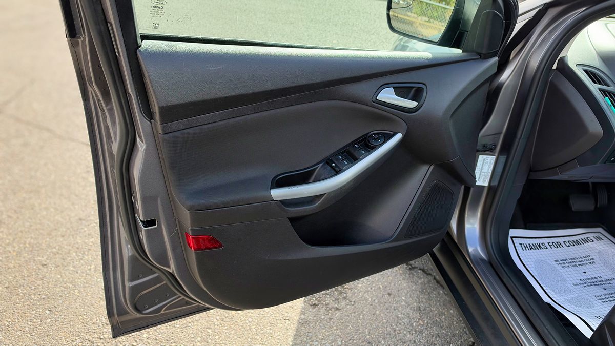 Ford Focus photo 9