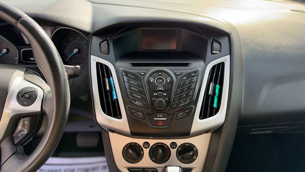 Ford Focus photo 17