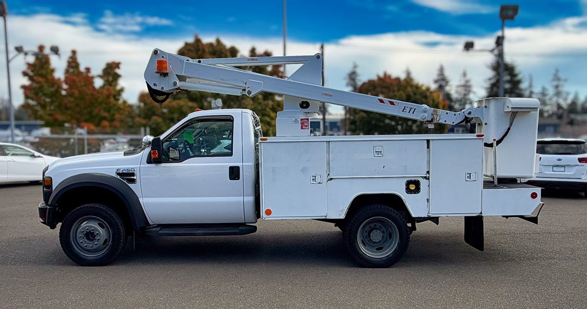 Ford F-450 photo 2