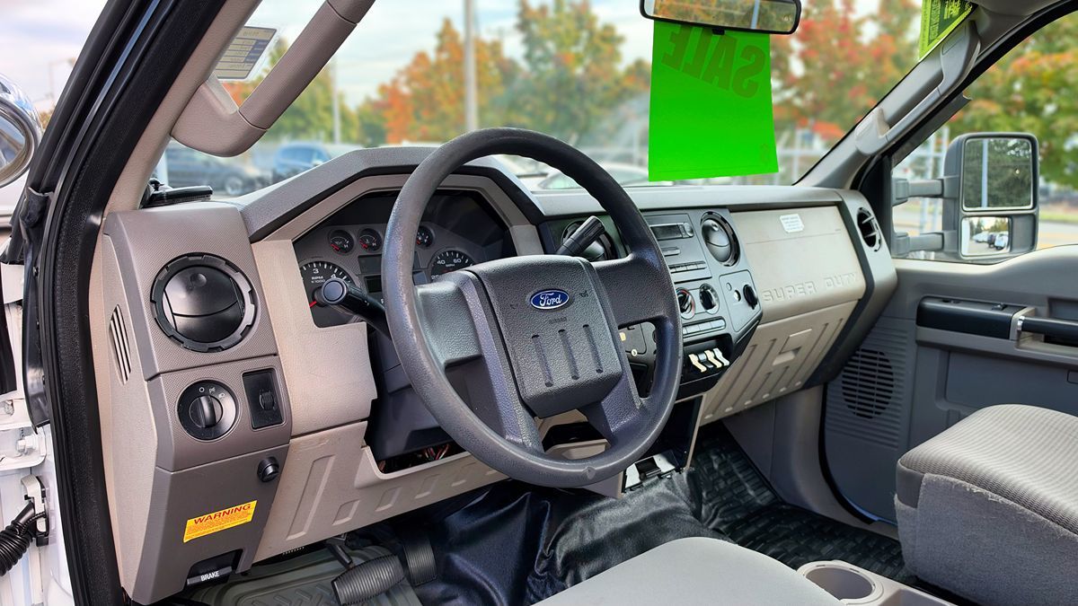 Ford F-450 photo 8