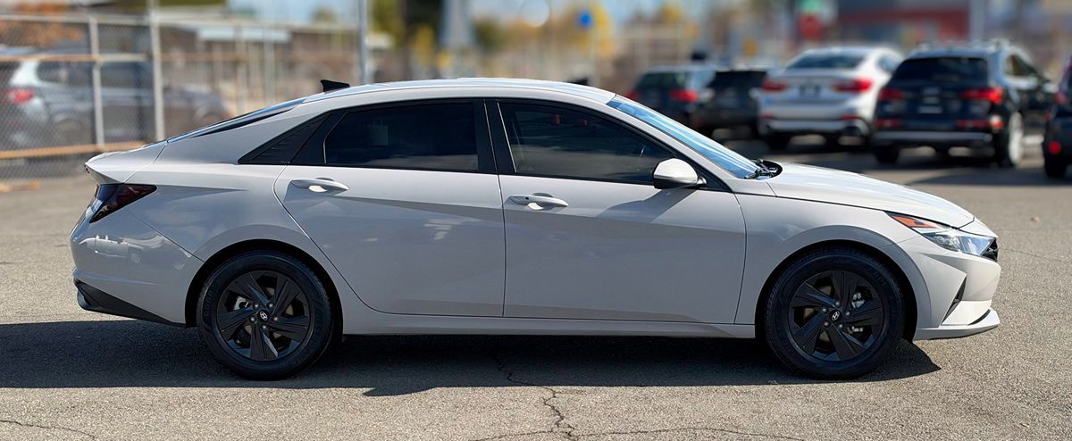 Hyundai Elantra photo 6