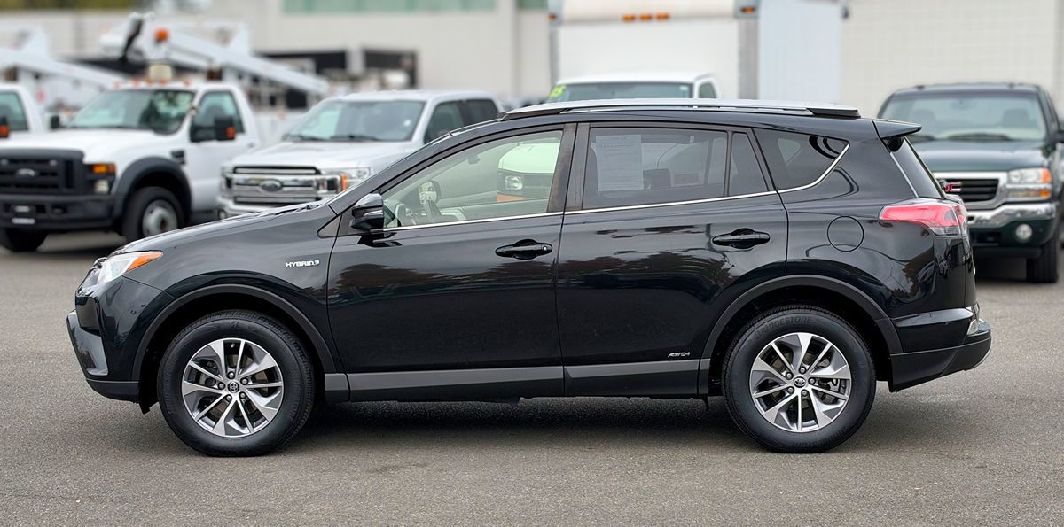 Photo 2 of this Toyota RAV4