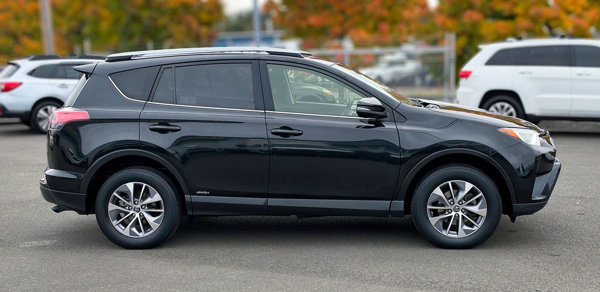 Photo 6 of this Toyota RAV4