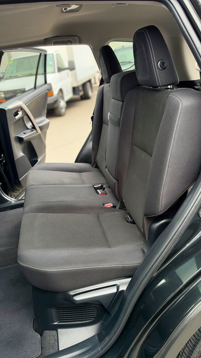 Photo 14 of this Toyota RAV4