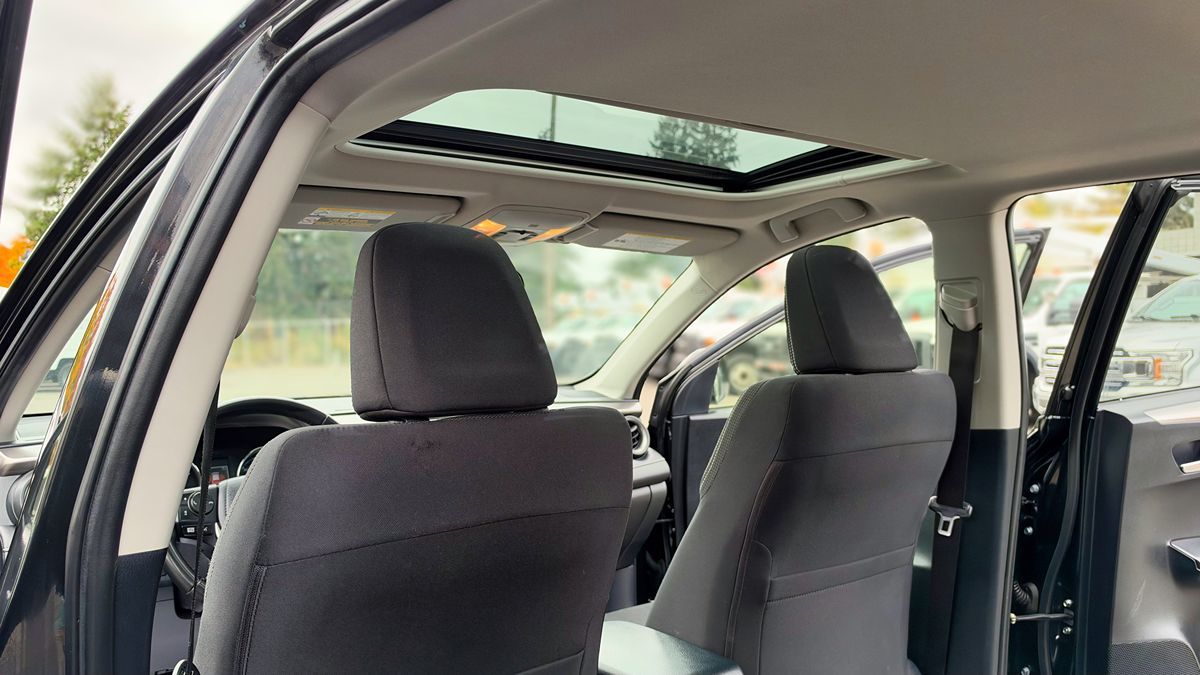 Photo 15 of this Toyota RAV4