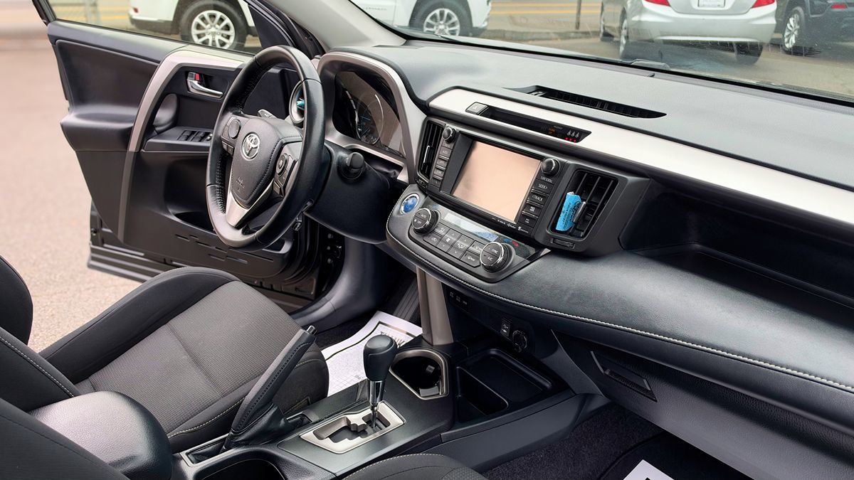 Photo 19 of this Toyota RAV4