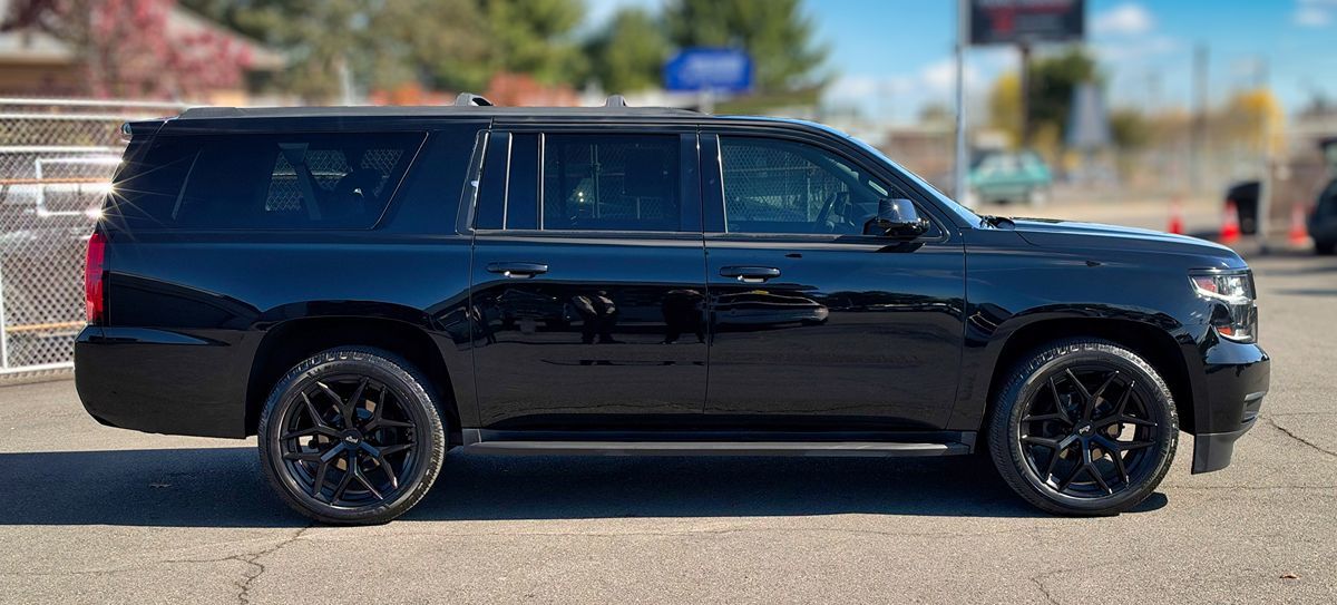 Chevrolet Suburban photo 6