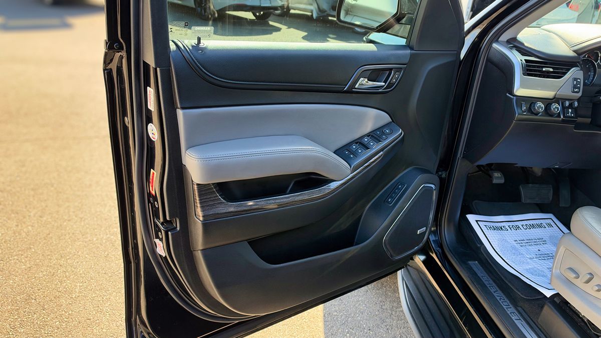 Chevrolet Suburban photo 10