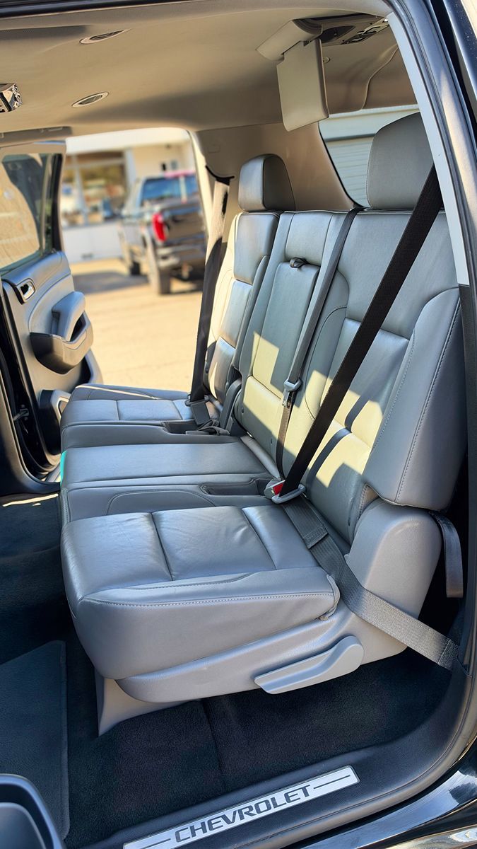 Chevrolet Suburban photo 13