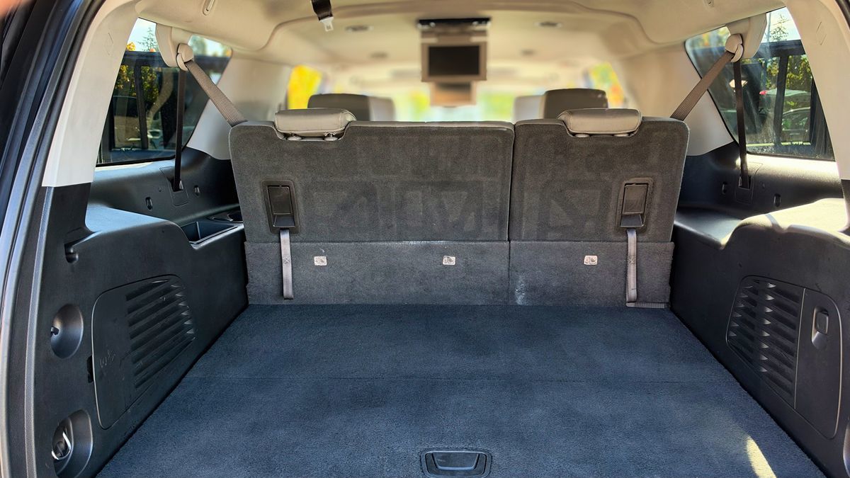 Chevrolet Suburban photo 16