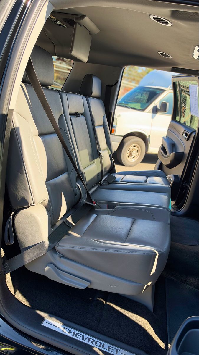 Chevrolet Suburban photo 17
