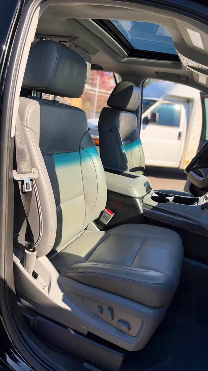 Chevrolet Suburban photo 18