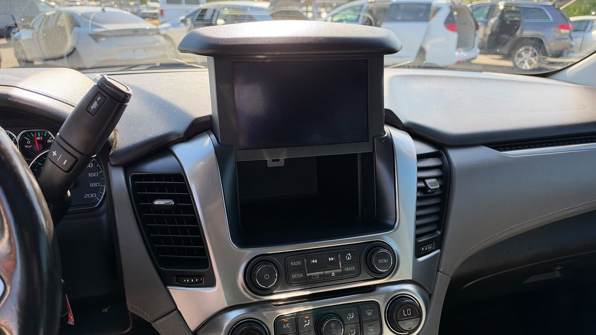 Chevrolet Suburban photo 22