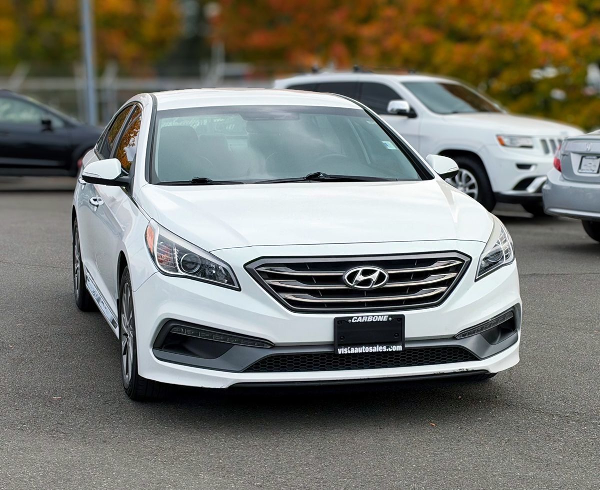 Photo 7 of this Hyundai Sonata