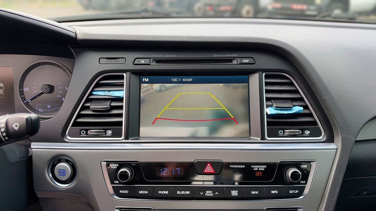 Photo 20 of this Hyundai Sonata