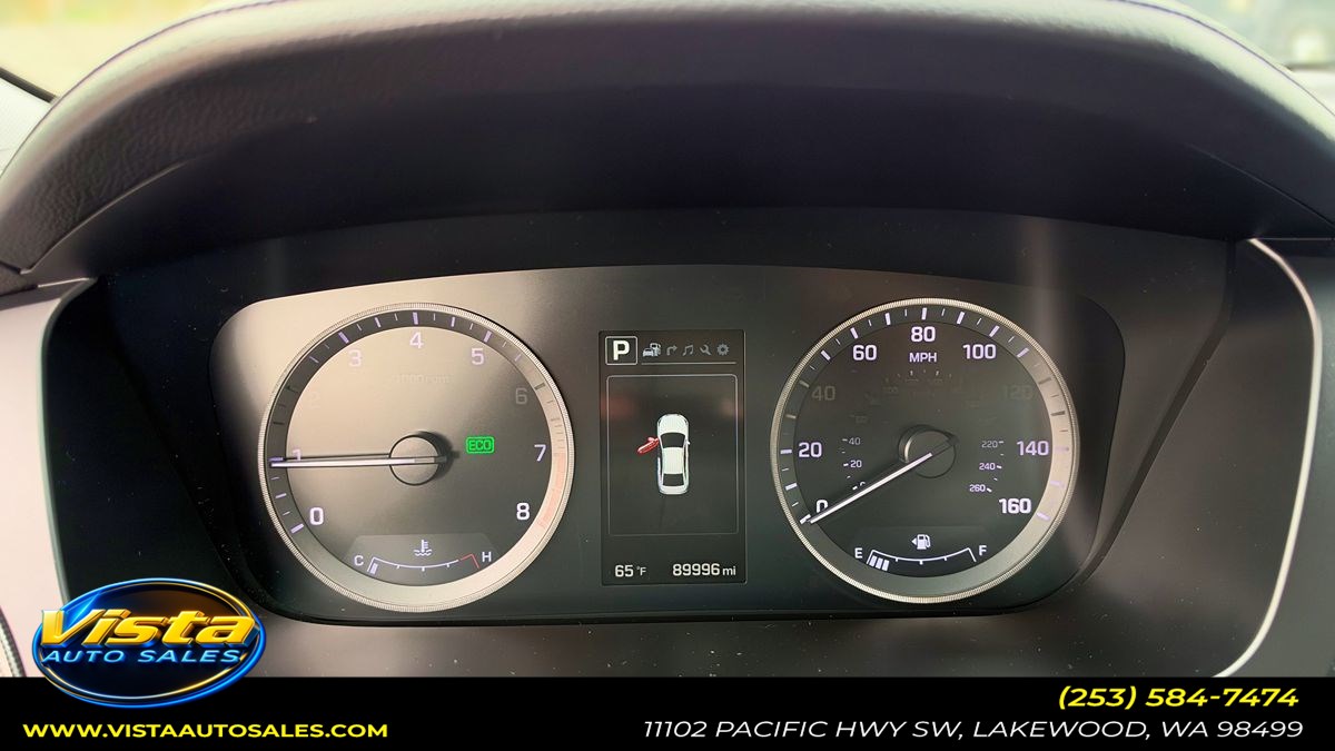 Photo 22 of this Hyundai Sonata