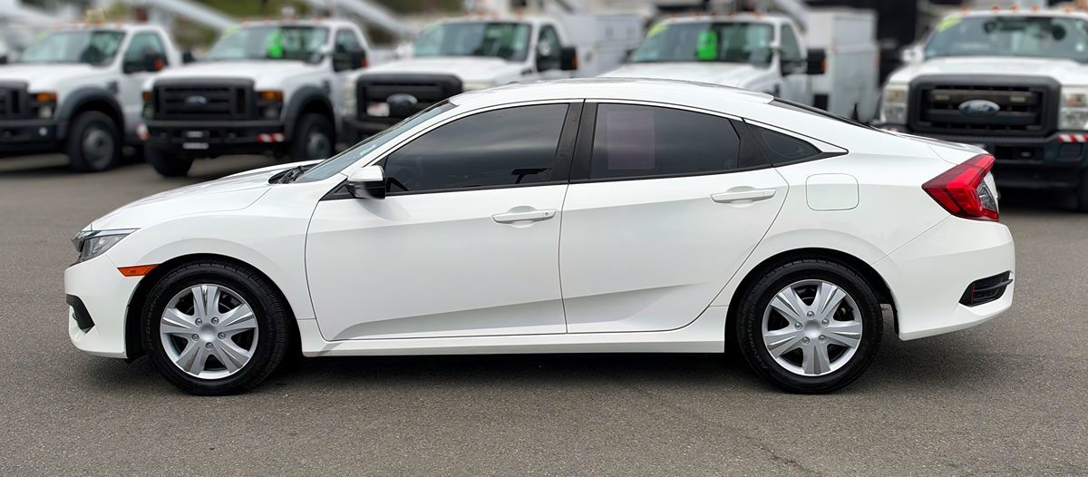 Honda Civic photo 2