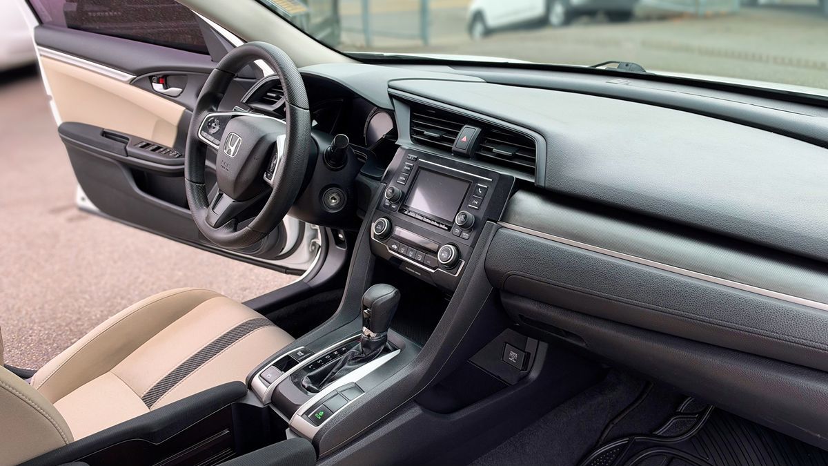 Honda Civic photo 18