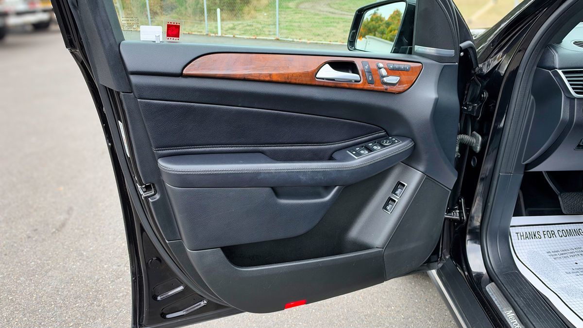 Mercedes-Benz GLS 450 photo 11