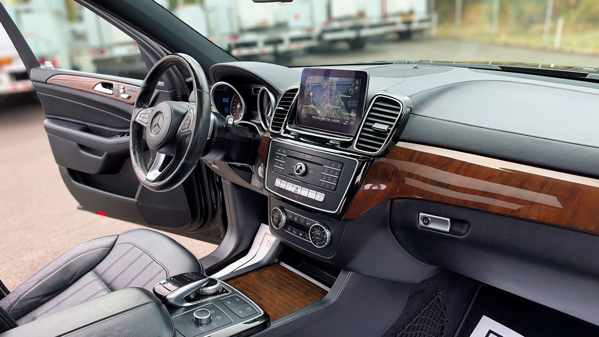 Mercedes-Benz GLS 450 photo 21