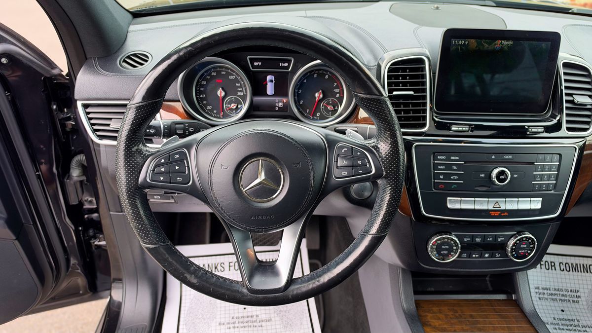 Mercedes-Benz GLS 450 photo 25