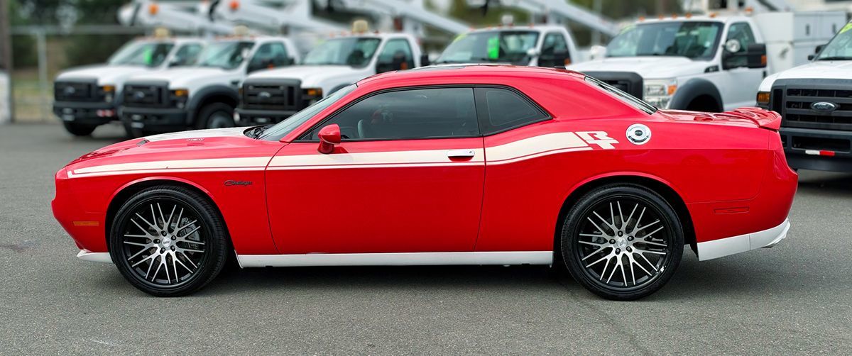 Dodge Challenger photo 2