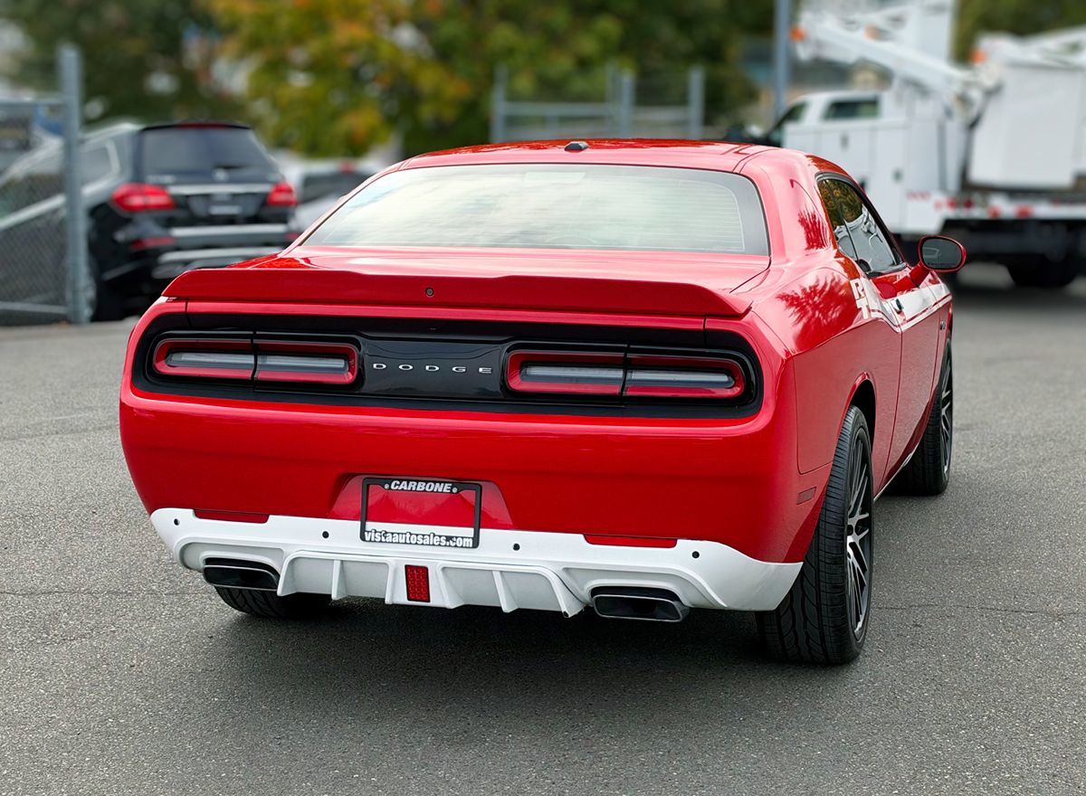 Dodge Challenger photo 5