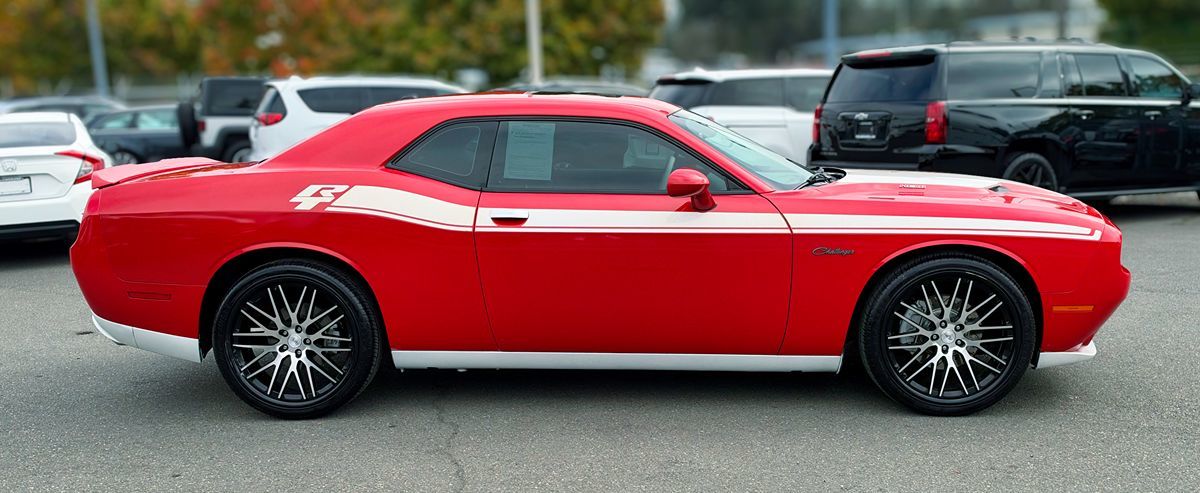 Dodge Challenger photo 6