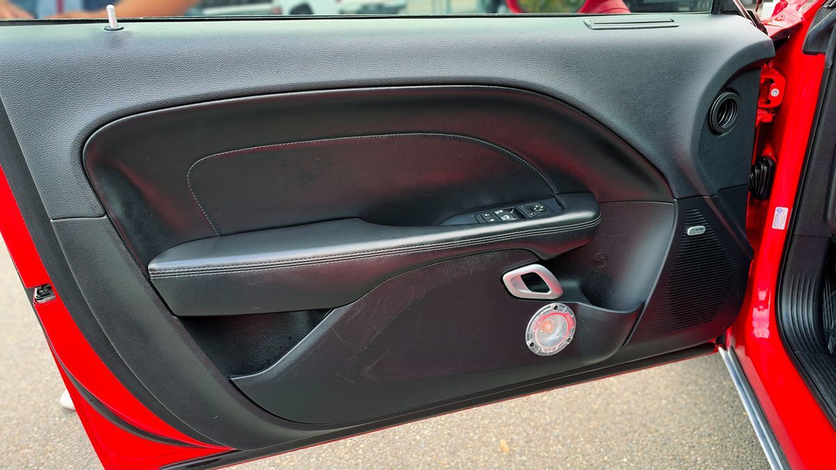 Dodge Challenger photo 12