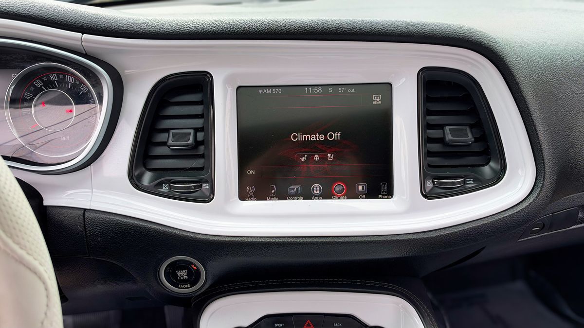 Dodge Challenger photo 21