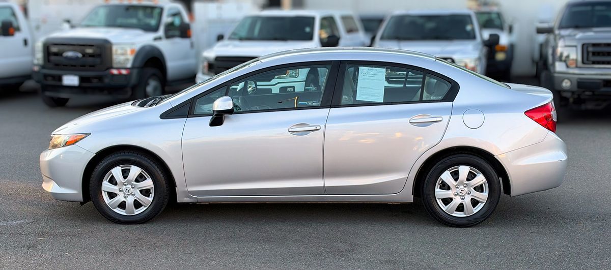 Photo 2 of this Honda Civic Sedan