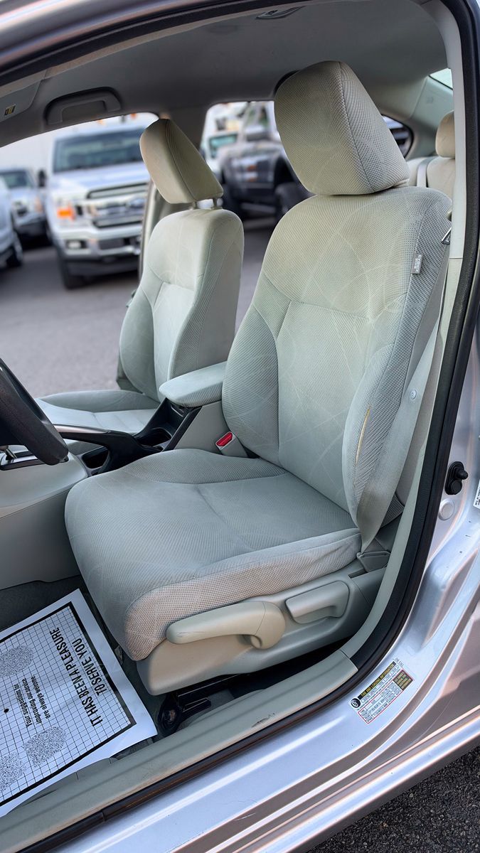 Photo 13 of this Honda Civic Sedan