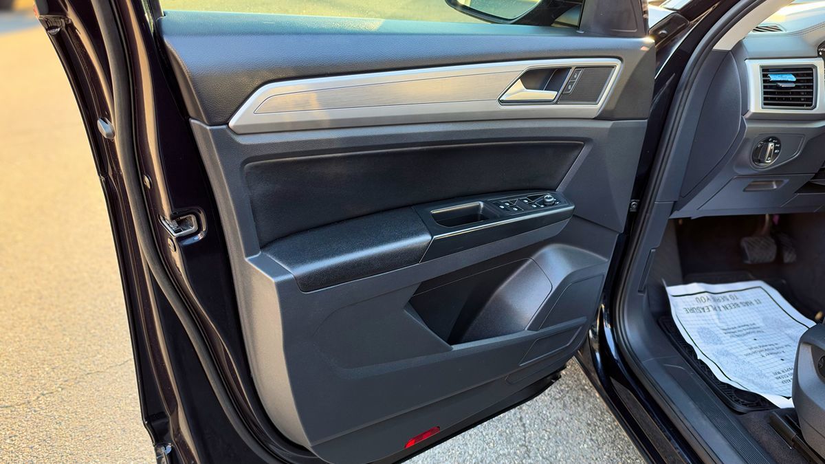 Photo 11 of this Volkswagen Atlas