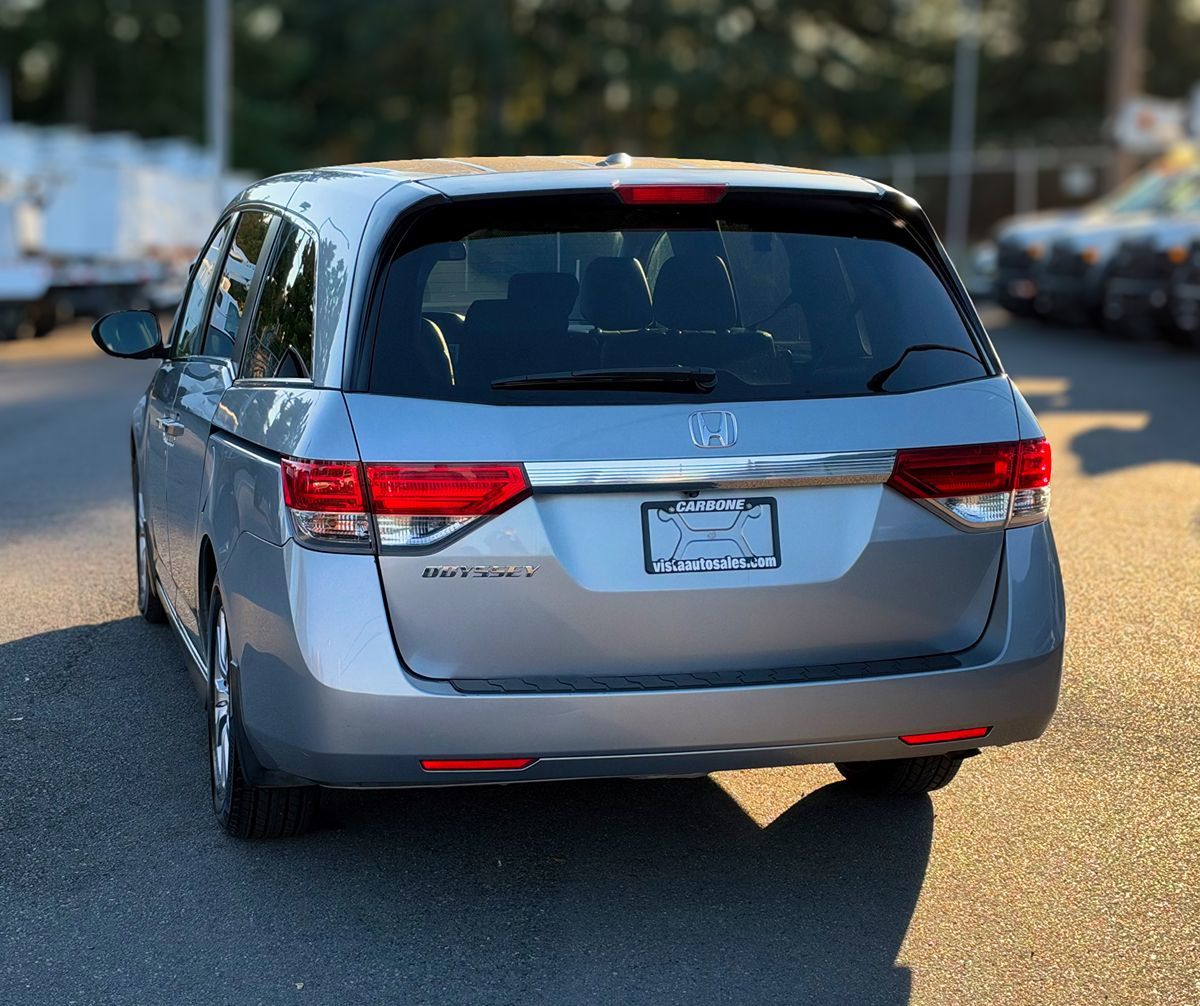 Photo 3 of this Honda Odyssey